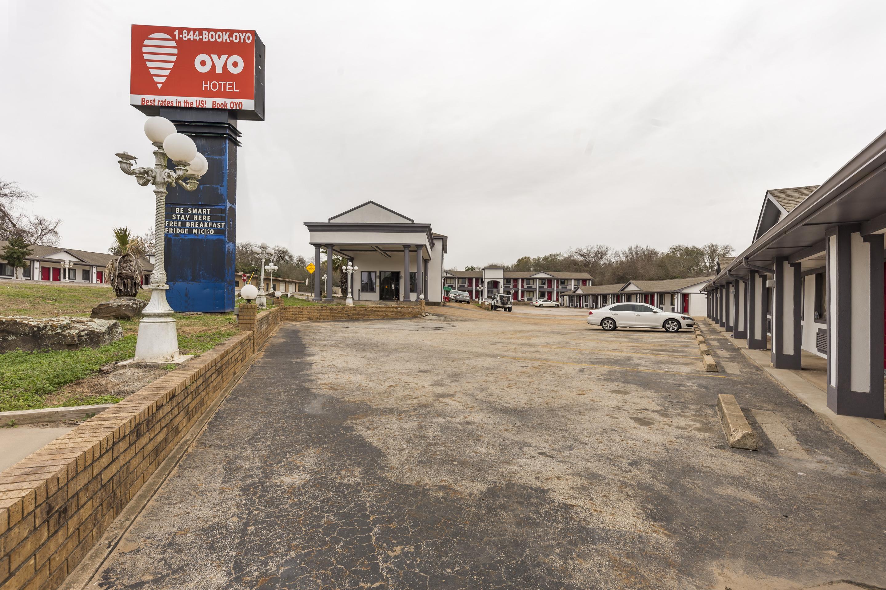 Oyo Hotel Jewett Tx Southwest I-45 מראה חיצוני תמונה